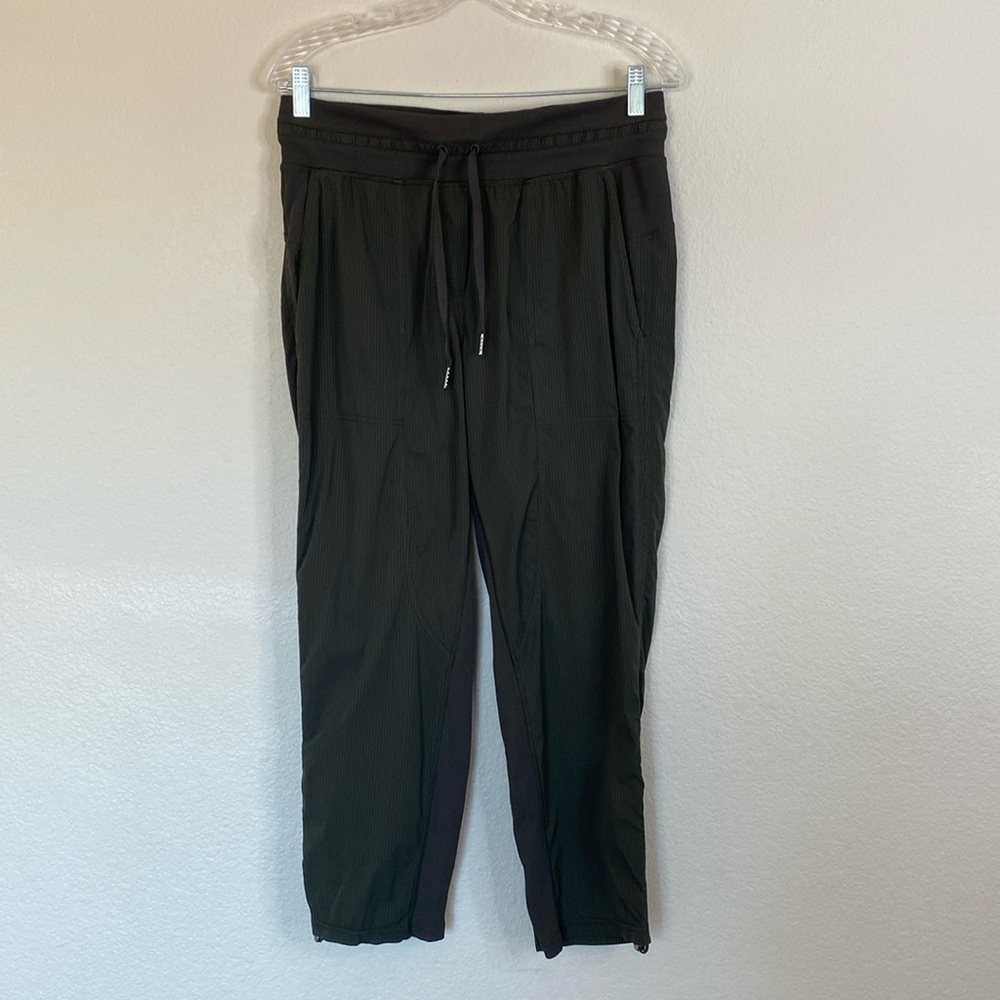 Lululemon dance studio crop pants women’s 8 eight olive green EUC